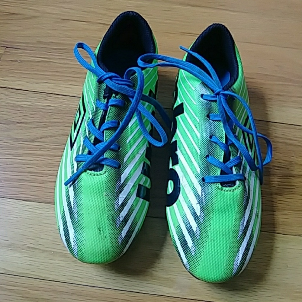 Soccer cleats